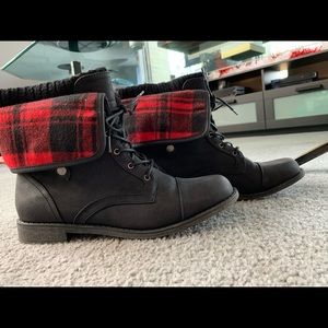 Black lace up boots